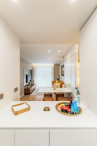 Others 4, Design Flat in Porto Downtown II, Porto