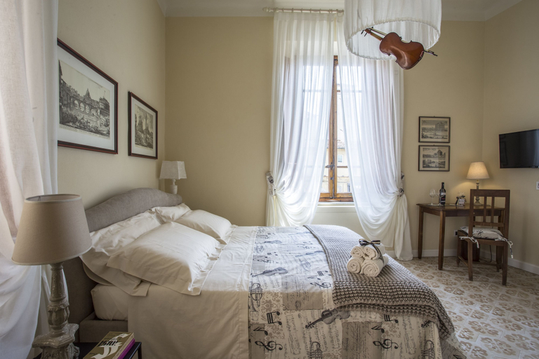 Bedroom 4, Perle d'Ambra, Lucca