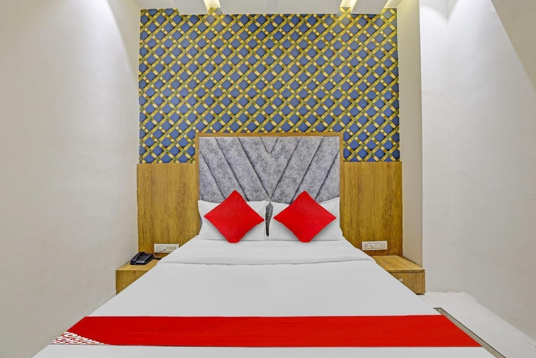 Bedroom 2, Hotel Planet Villa, Ahmadabad