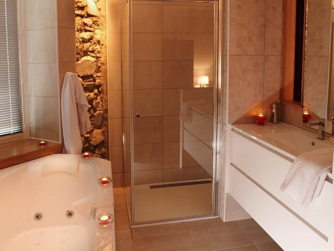 Bathroom 3, Hotel TerraNostra, Ariège