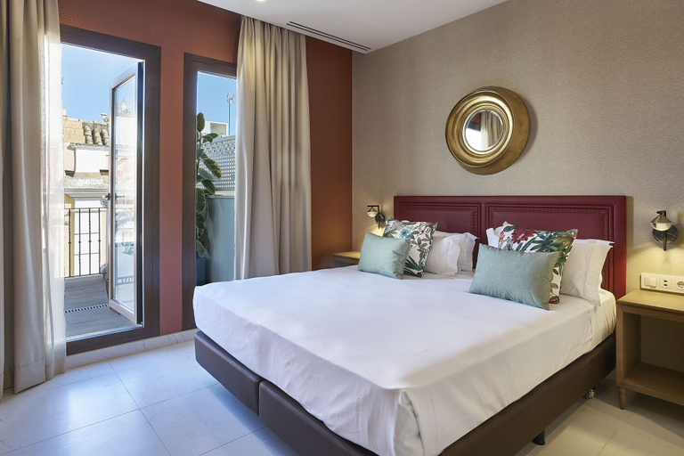 Bedroom 1, Hotel Vincci Molviedro Suites Apartments, Sevilla