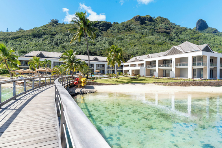 Exterior & Views 2, Cook's Bay Hotel and Suites