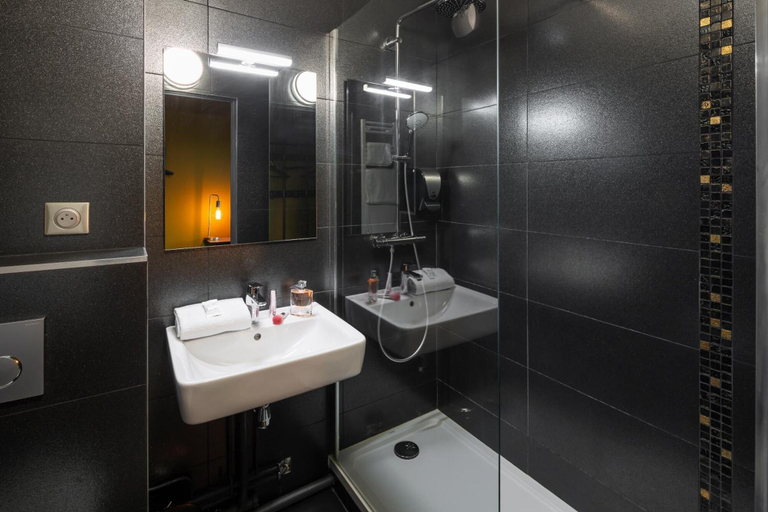 Bathroom 4, Hôtel Ortega Rennes St Jacques Aéroport, Ille-et-Vilaine