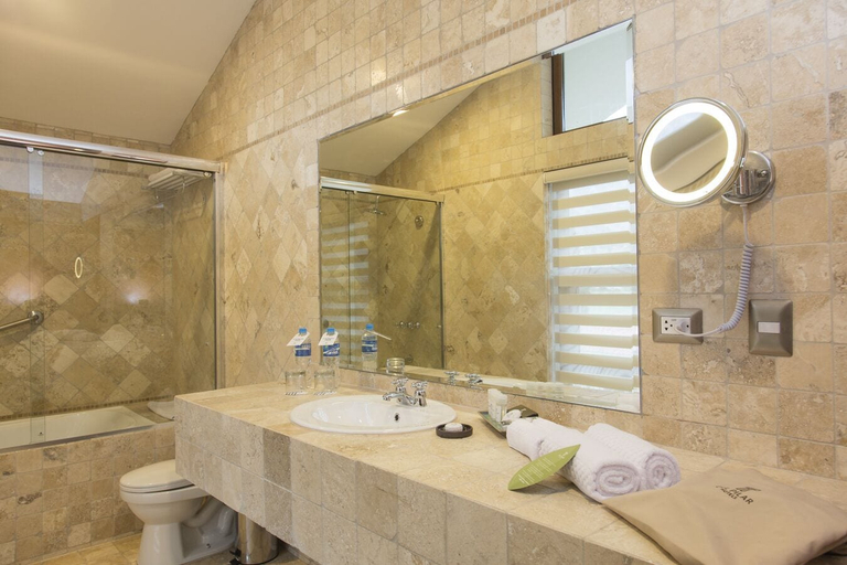 Bathroom 4, Del Pilar Ollantaytambo, Urubamba