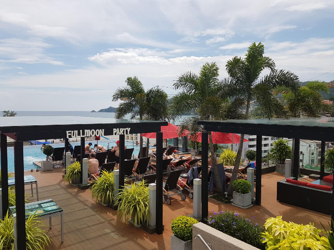 Food & Drinks 5, Suite Studio Apt With Hot Tub Bath In Front Pa Tong Beach, Phuket Island