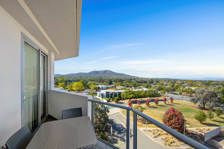Exterior & Views 6