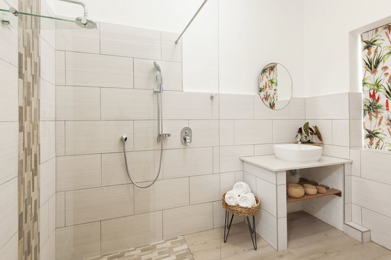 Bathroom 4, Cliff Cottage, Overberg