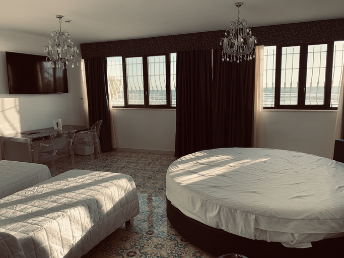 Bedroom 4, Grand Hotel La Playa, Latina