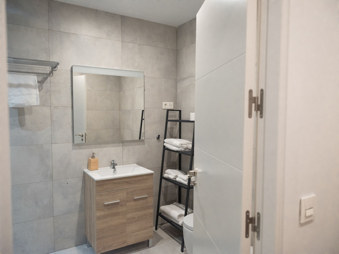 Bathroom 4, Slow Suites Luchana, Madrid