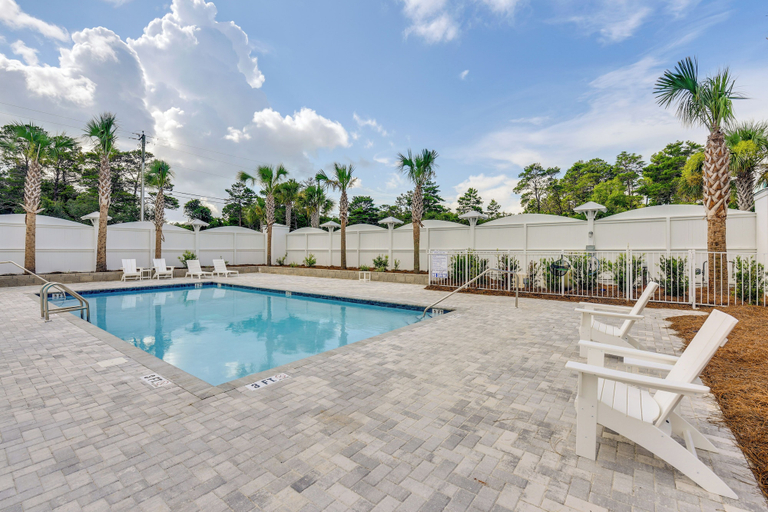Sport & Beauty 5, Spacious Inlet Beach Home ~ 1/2 Mi to Beach!, Walton