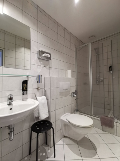 Bathroom, Hotel Restaurant Franziska, Straubing