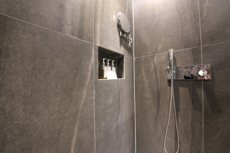 Bathroom 3, Hotel Zam 101, Sasang