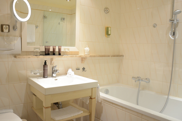 Bathroom 3, Der Berghof, Bludenz