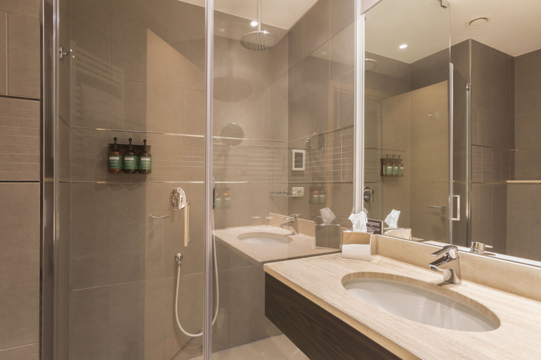 Bathroom 4, voco VENICE MESTRE - THE QUID by IHG, Venezia