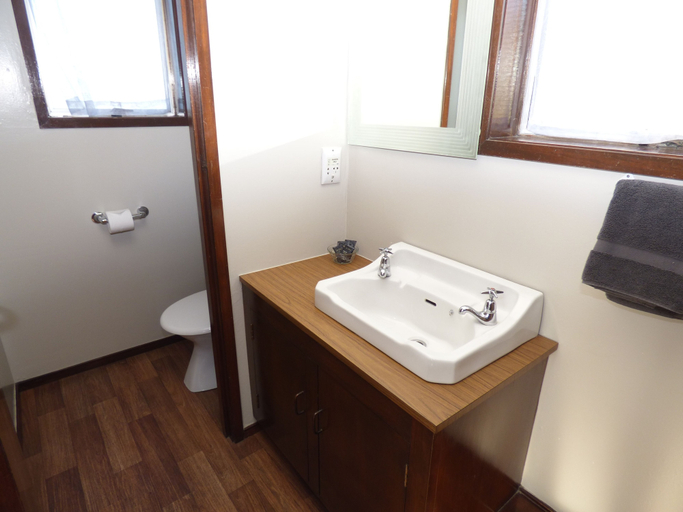 Bathroom 3, Anchor Motel, Timaru