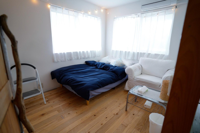 Bedroom 2, 3min walk to beach! Free fishing & BBQ! 4 car park, Kin