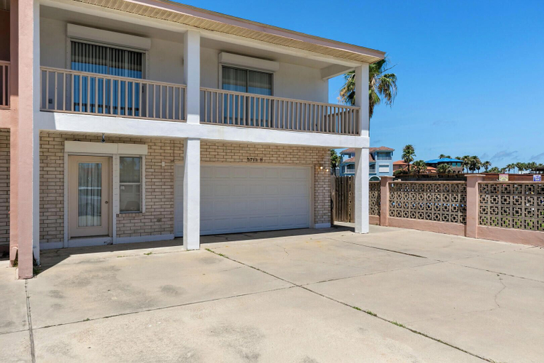 Exterior & Views, Waterfront Home Near Beach w/ Private Pool & Dock!, Cameron