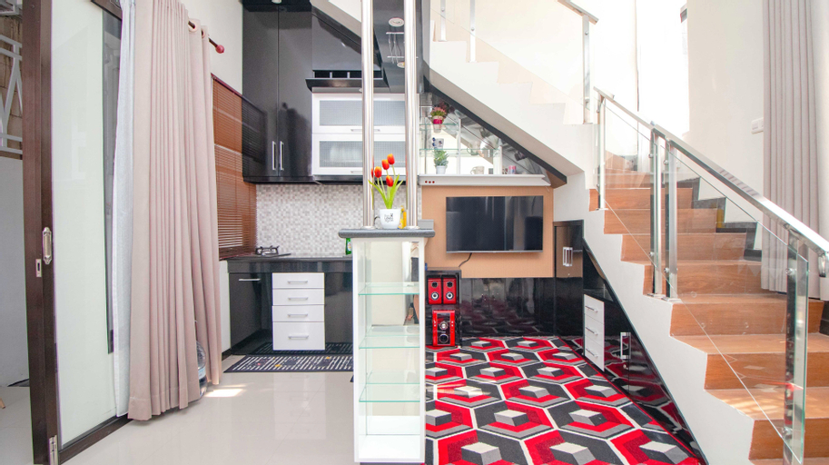 Others 3, Villa Arrayan B2 with Karaoke and Balcony, Malang