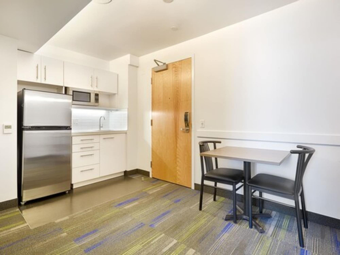 Dining Room 4