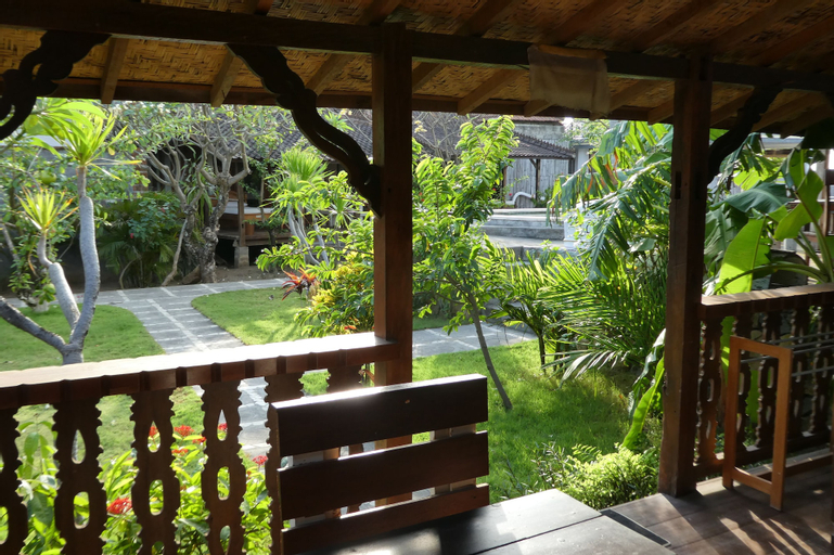 Exterior & Views 13