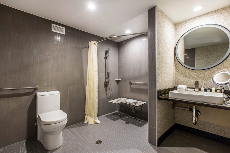 Bathroom 3, voco LAGUNA HILLS by IHG, Orange