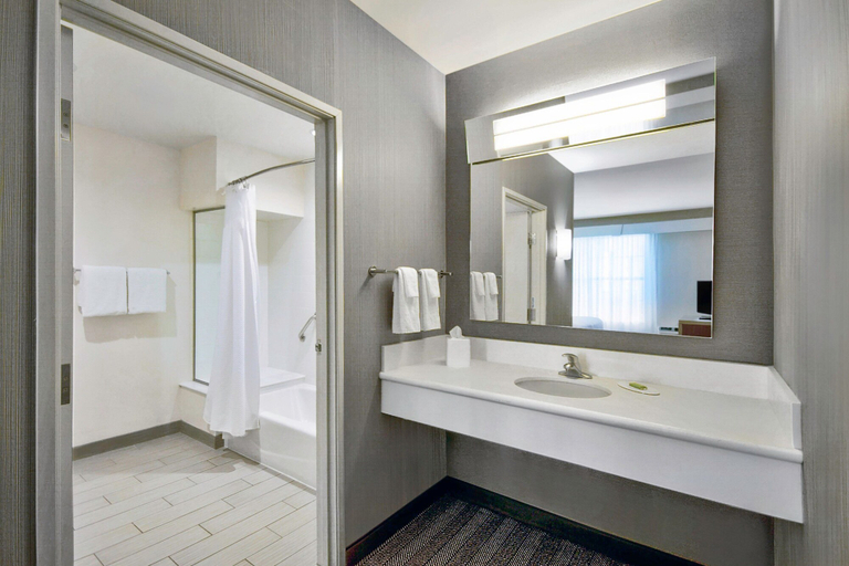 Bathroom 4, Courtyard by Marriott Nashville Green Hills, Davidson