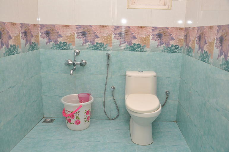 Bathroom 3, Lillysvalley Resort, Dindigul