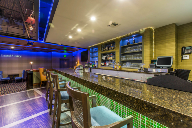 Food & Drinks 5, voco LAGUNA HILLS by IHG, Orange