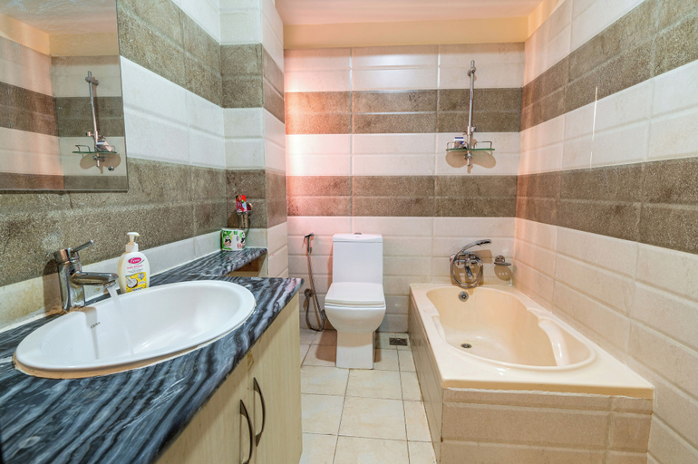Bathroom, Panas UK BNB, Bagmati
