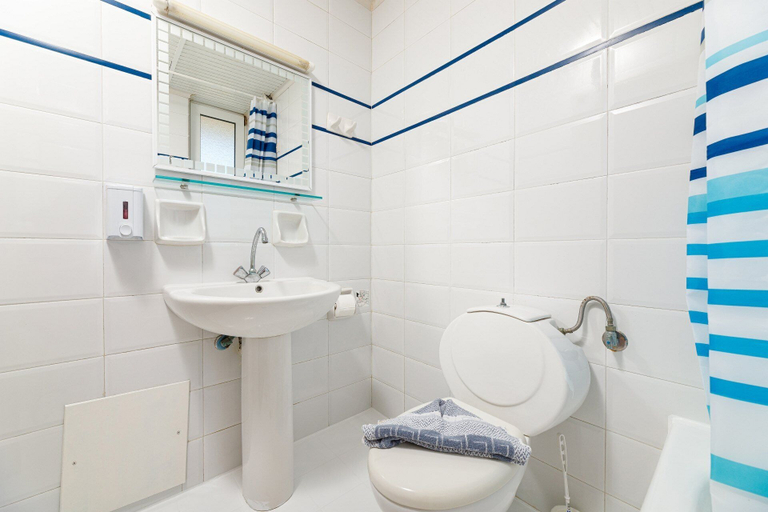 Bathroom 3, Kostakis Beach Hotel, Crete