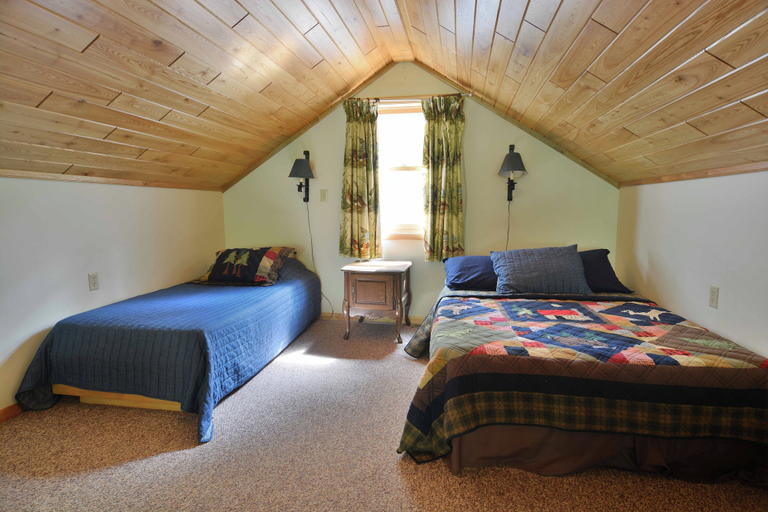 Bedroom 2, Cascade, Sawyer