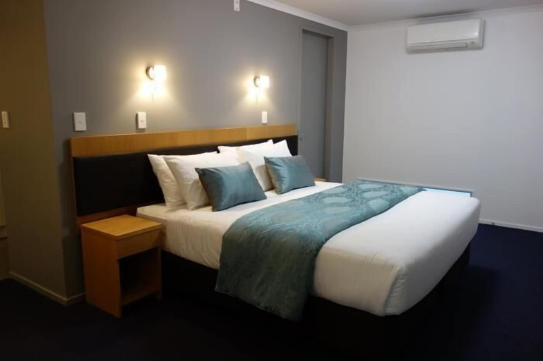 Bedroom 3, Parakai Springs Lodge, Rodney