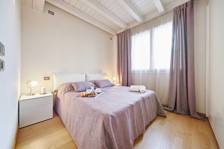 Others 5, Warda A6 Apartment, Brescia