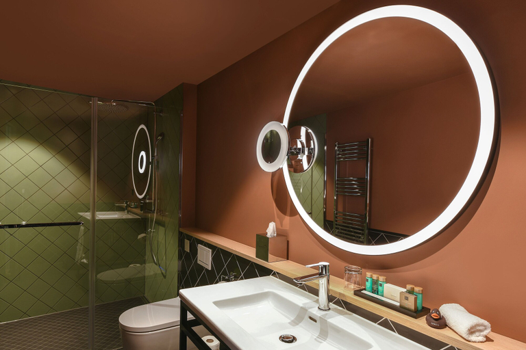 Bathroom 11