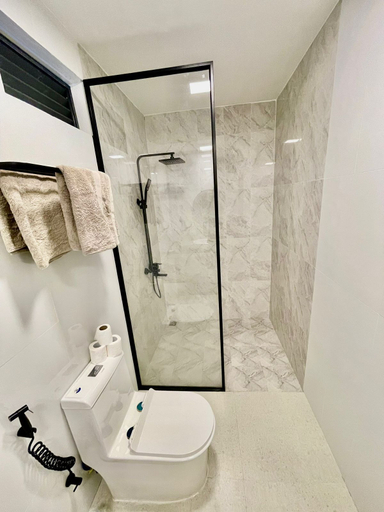 Bathroom, Ahola Thoddoo