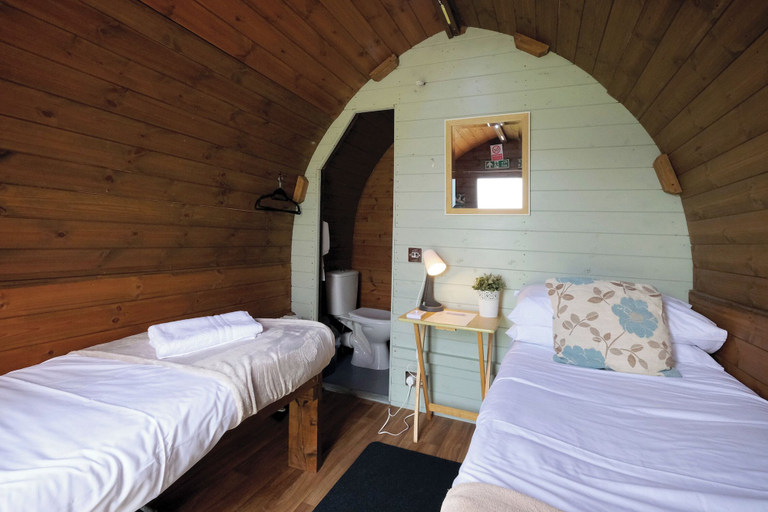 Bedroom 5, Ocean View 2 - 1 Bed Pod - Llanrhidian, Swansea