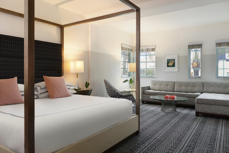 Bedroom 4, Kimpton SURFCOMBER HOTEL by IHG, Miami-Dade