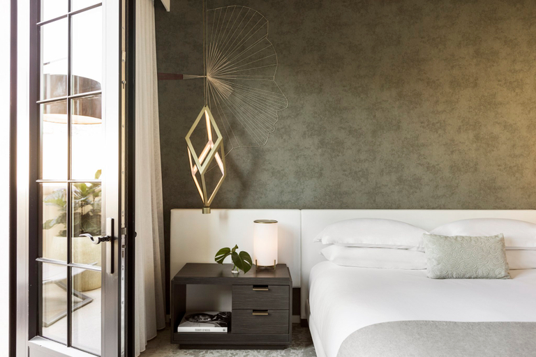 Bedroom 3, Kimpton LA PEER HOTEL by IHG, Los Angeles