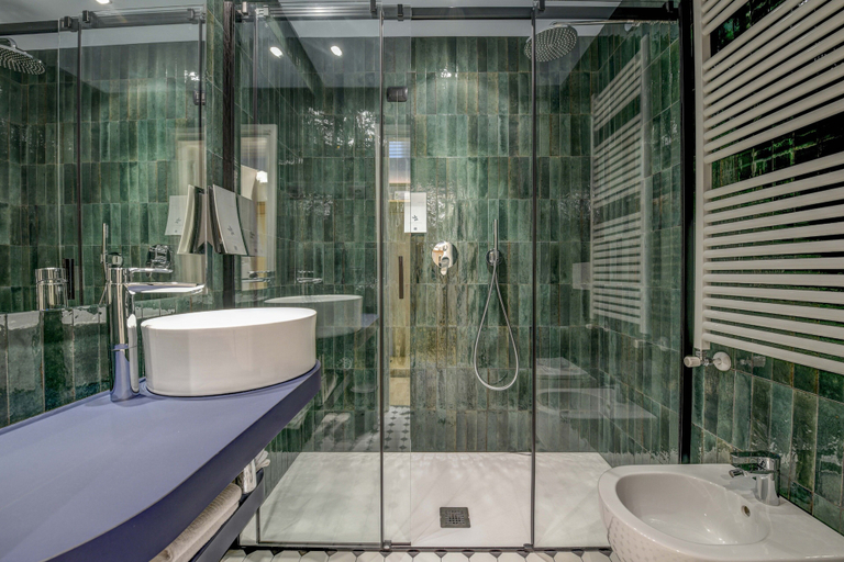 Bathroom 5, Hotel City, Brescia