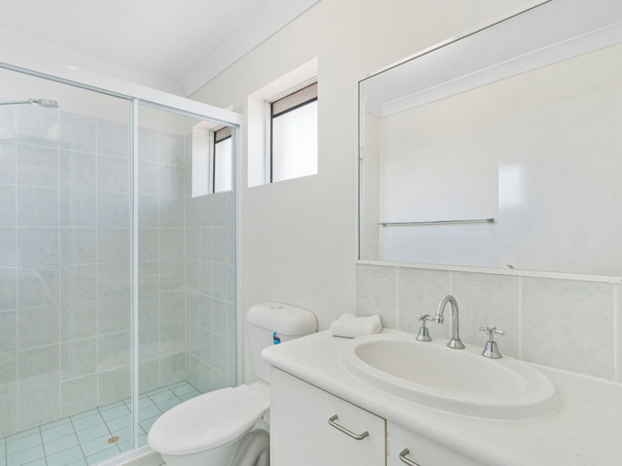 Bathroom 3, Bay Lodge - Private Apartments, Gold Coast