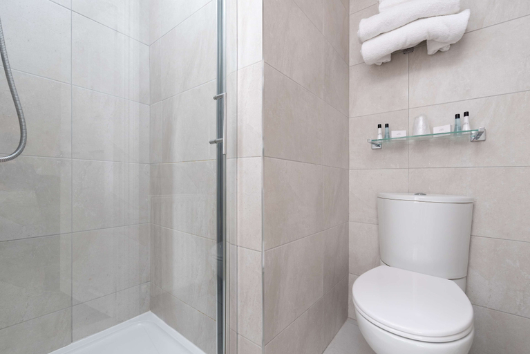 Bathroom 4, Best Western Carlton Hotel, Blackpool