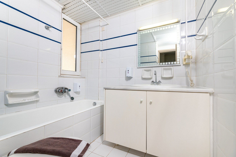 Bathroom 3, Kostakis Beach Hotel, Crete