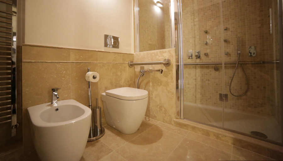 Bathroom 4, Hotel Renaissance, Florence