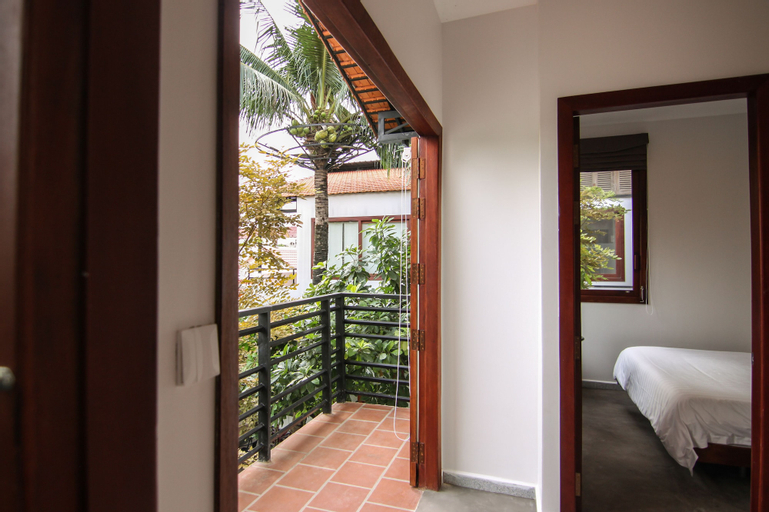 Exterior & Views 17