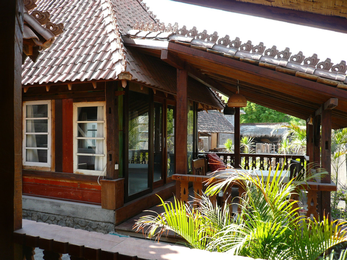 Exterior & Views 17