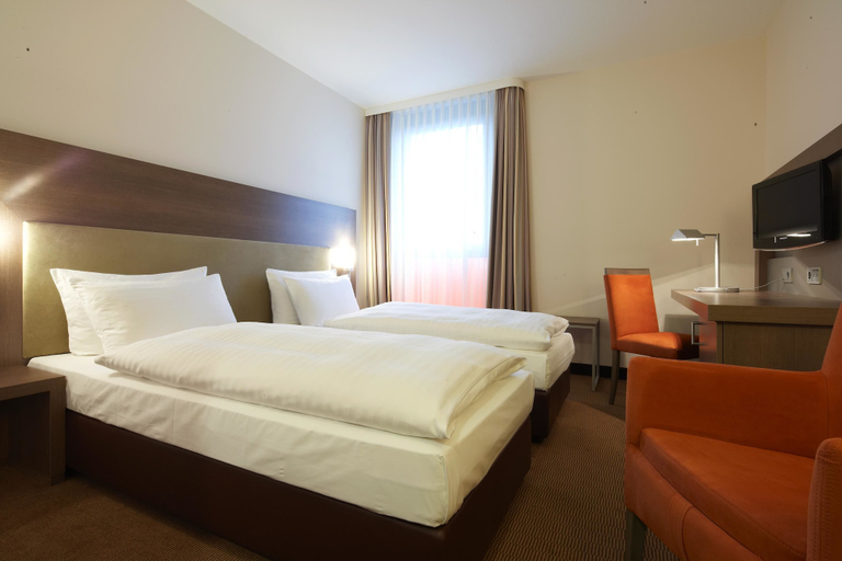 Bedroom 4, IntercityHotel Berlin Hauptbahnhof, Berlin