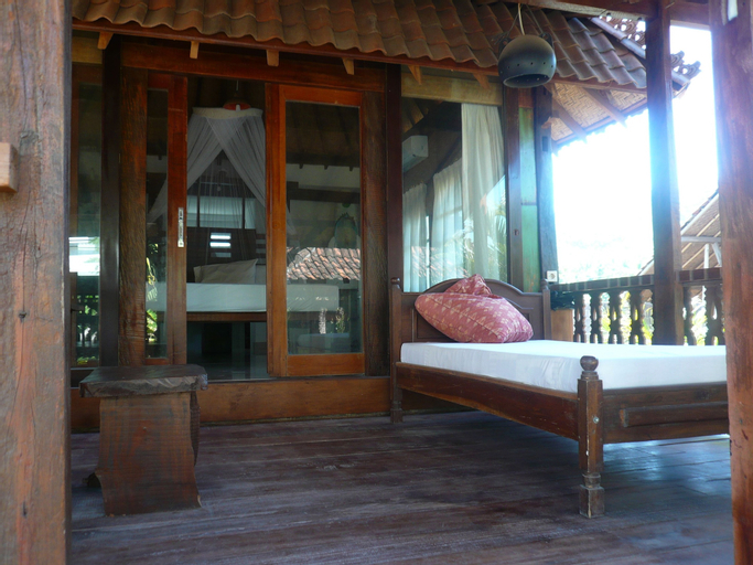 Exterior & Views 16
