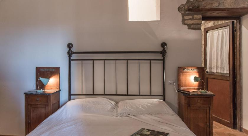 Bedroom 3, Foresteria Terra Majura, Terni