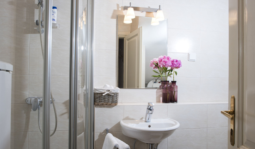 Bathroom 4, Villa Mirabilis, stunning superior villa, Dubrovnik Old Town, Dubrovnik