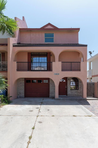 Exterior & Views 2, Waterfront Townhome With Private Deck & Boat Slip!, Cameron